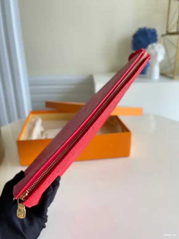 POCHETTE LOUIS VUITTON VOYAGE 0701